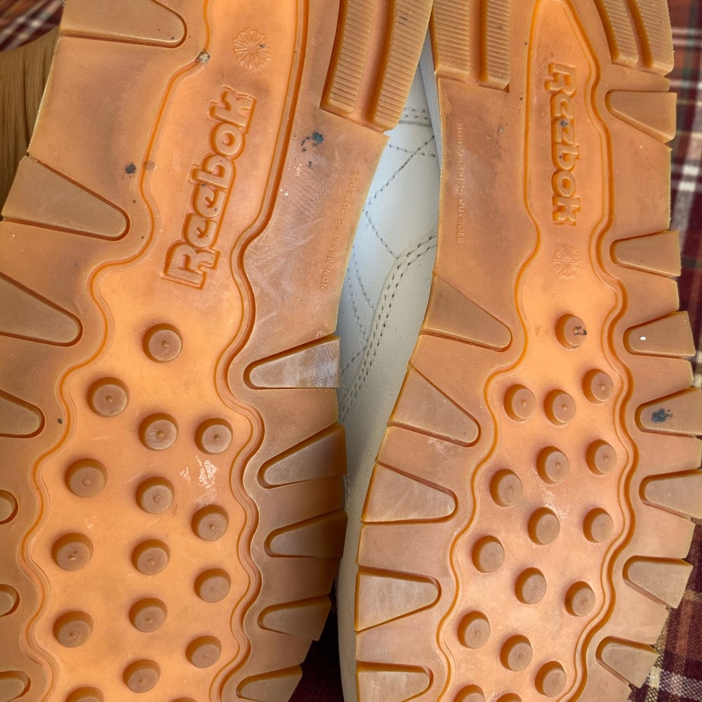 Reeboks-SOLD - Picture 5 of 8